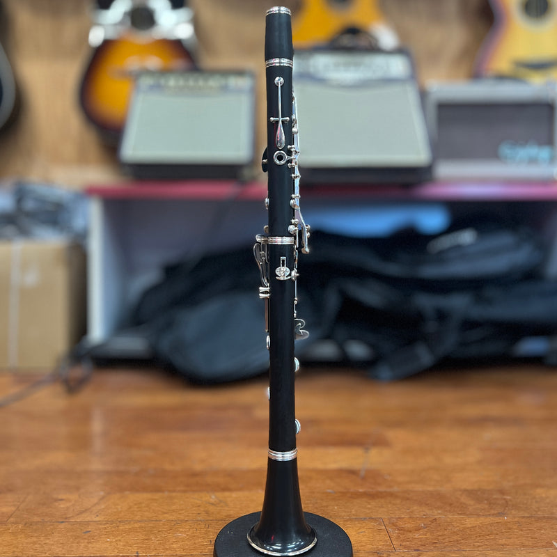 CERTIFIED USED Buffet International E11 Intermediate Wood Clarinet Outfit, Germany