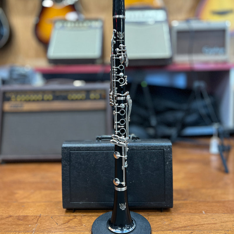 CERTIFIED USED Vito Student Clarinet Outfit, Made in USA - Serial C76574