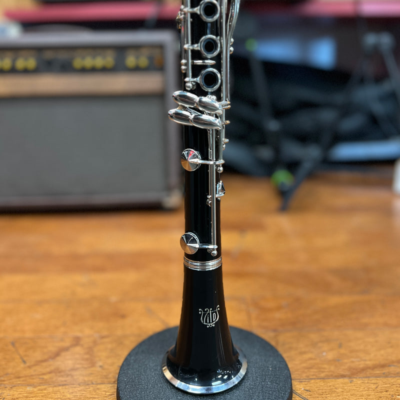 CERTIFIED USED Vito Student Clarinet Outfit, Made in USA - Serial C76574