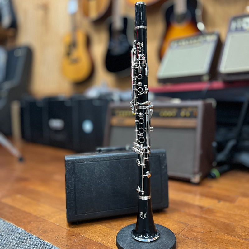 CERTIFIED USED Vito Student Clarinet Outfit, Made in USA - Serial C76574