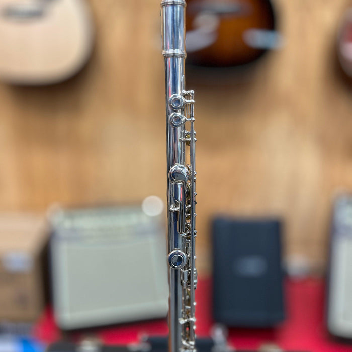 CERTIFIED USED Yamaha 225NII Student Flute Outfit, Japan, Serial 304598A