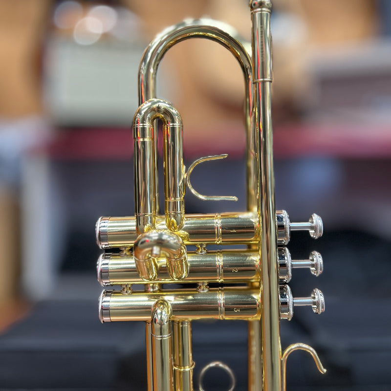 Eastern Music EM-200 Student Trumpet Outfit, Lacquer