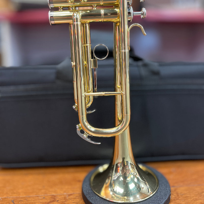 Eastern Music EM-200 Student Trumpet Outfit, Lacquer