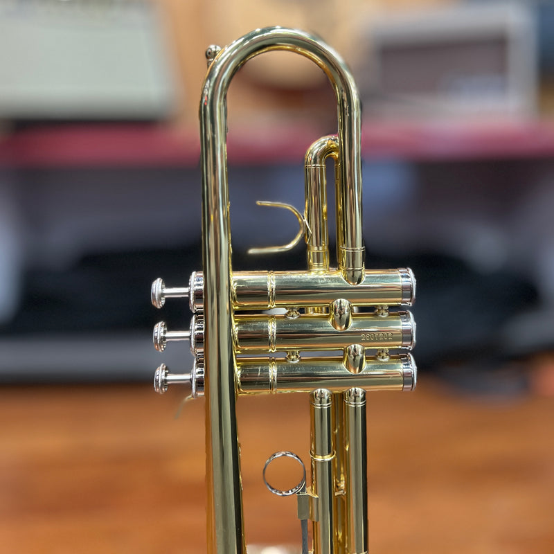 Eastern Music EM-200 Student Trumpet Outfit, Lacquer