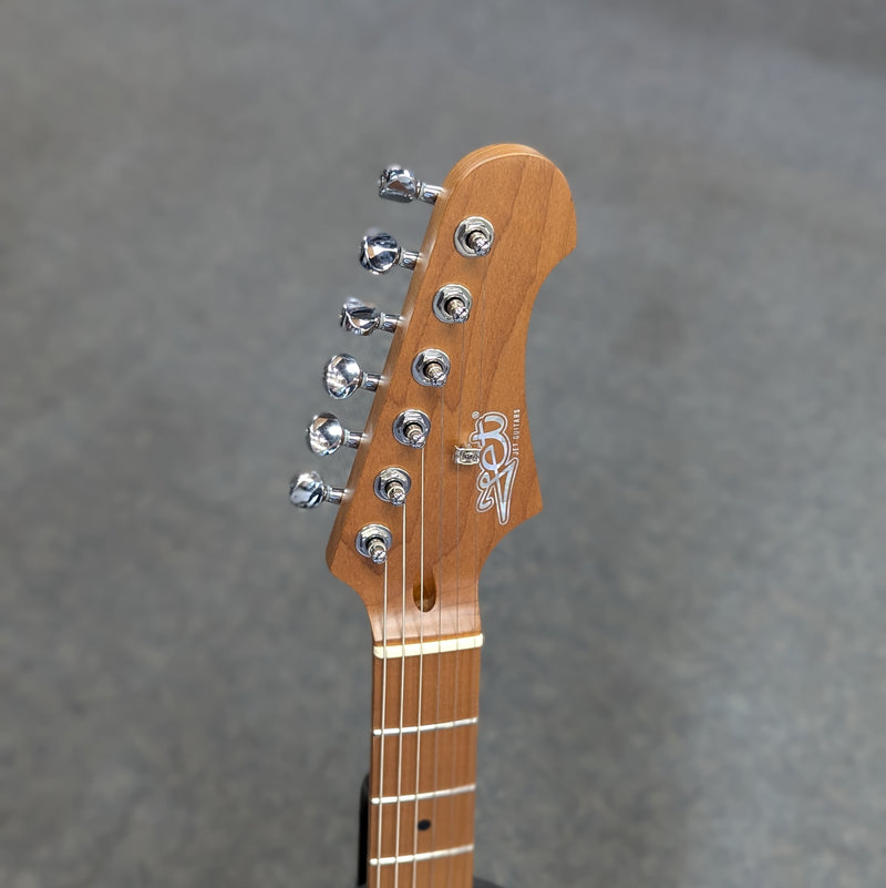 JET Guitars JS-300 OW Solidbody Strat-Style Guitar - Olympic White, Roasted Maple Neck