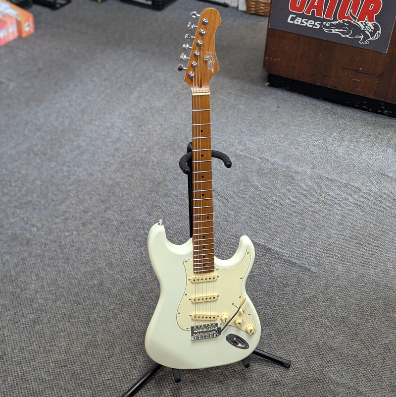 JET Guitars JS-300 OW Solidbody Strat-Style Guitar - Olympic White, Roasted Maple Neck
