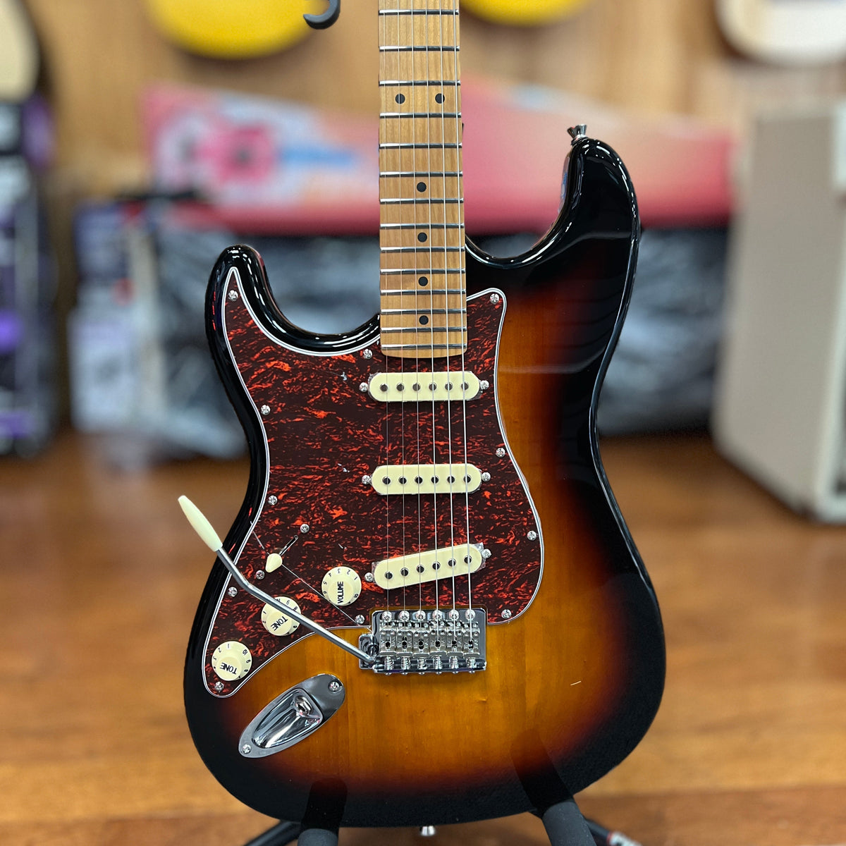 JET Guitars JS-300 SB LH Solidbody Strat-style - Sunburst Left