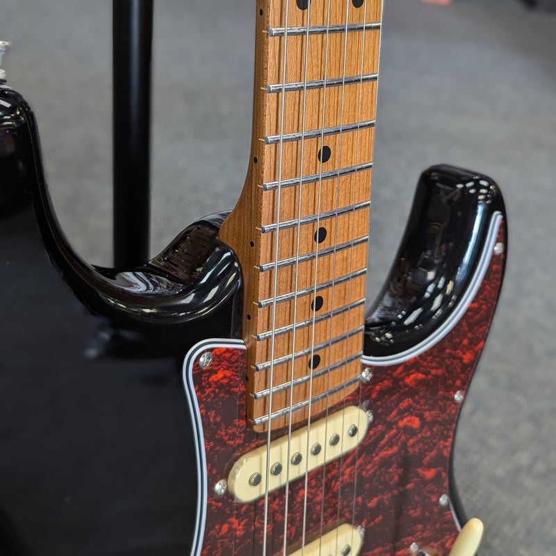 JET Guitars JS-400 BK Solidbody Strat-Style Guitar - Black HSS, Roasted Maple Neck
