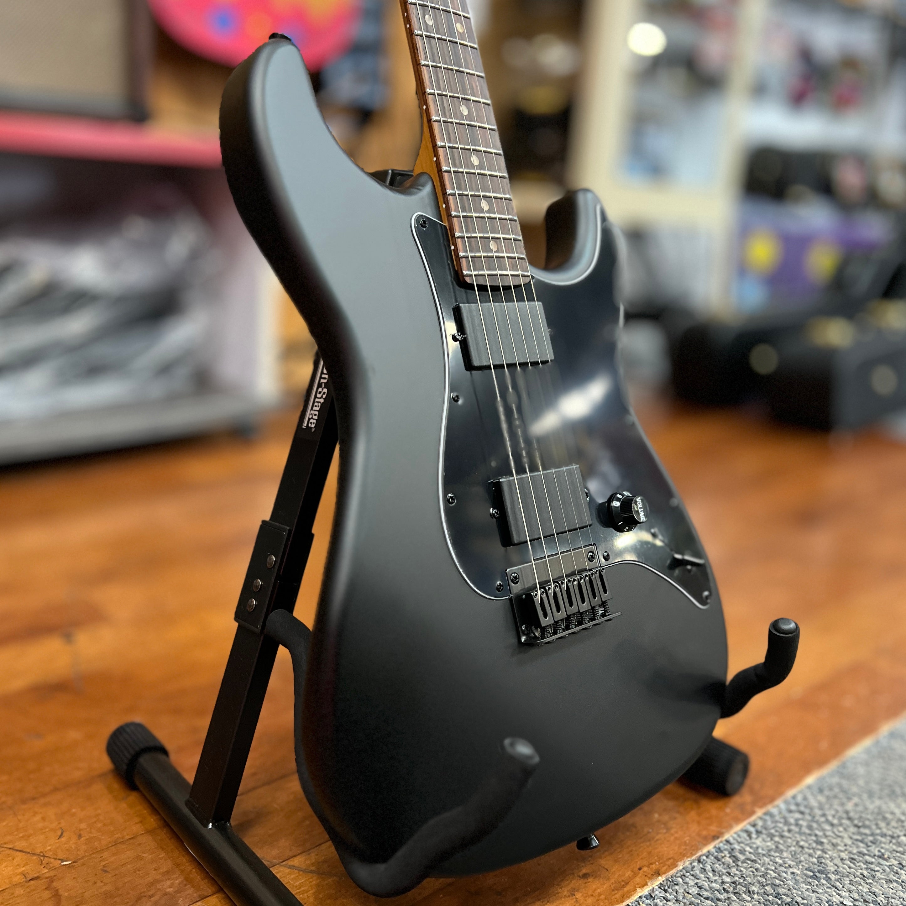 JET Guitars JS-400 MBK R Strat-style Electric Guitar, Matte Black