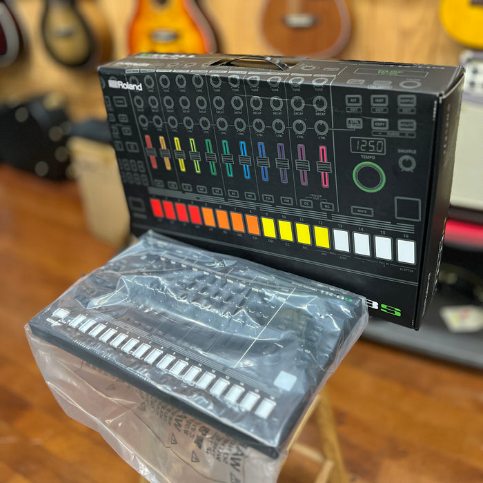 OPEN BOX Roland TR-8S Rhythm Performer | Advanced Drum Machine