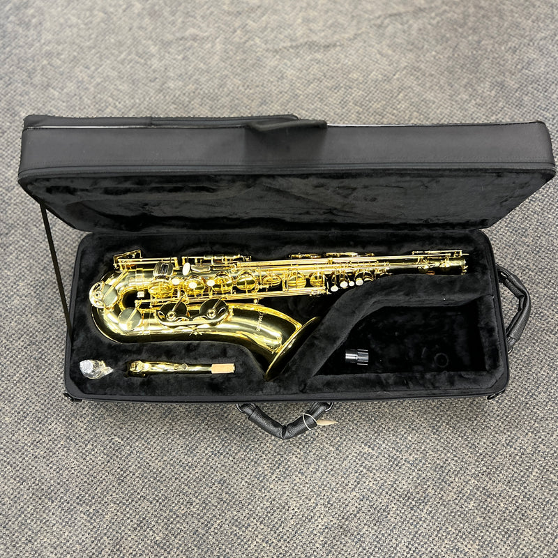 Strauss 6300 Student Tenor Saxophone Outfit, Lacquer
