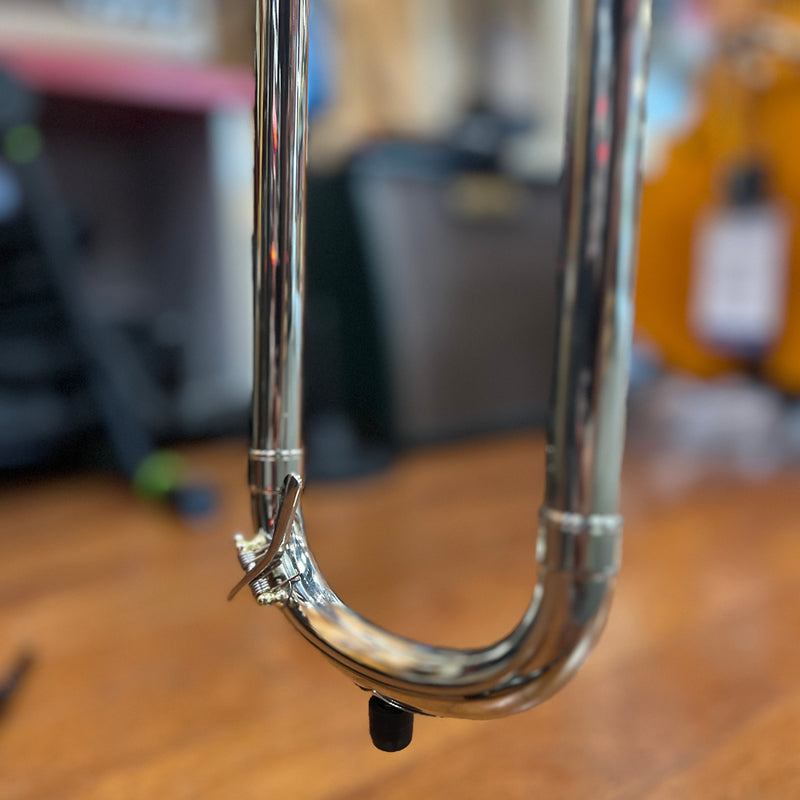 Strauss 6400 F-Rotor Bb/F Trombone Outfit, Brass Lacquer