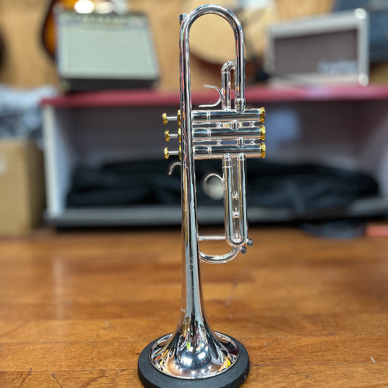 Strauss Imperial 99X Professional Trumpet Outfit, Silver, Reverse Leadpipe