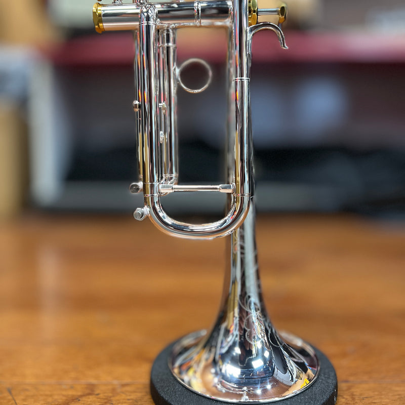 Strauss Imperial 99X Professional Trumpet Outfit, Silver, Reverse Leadpipe