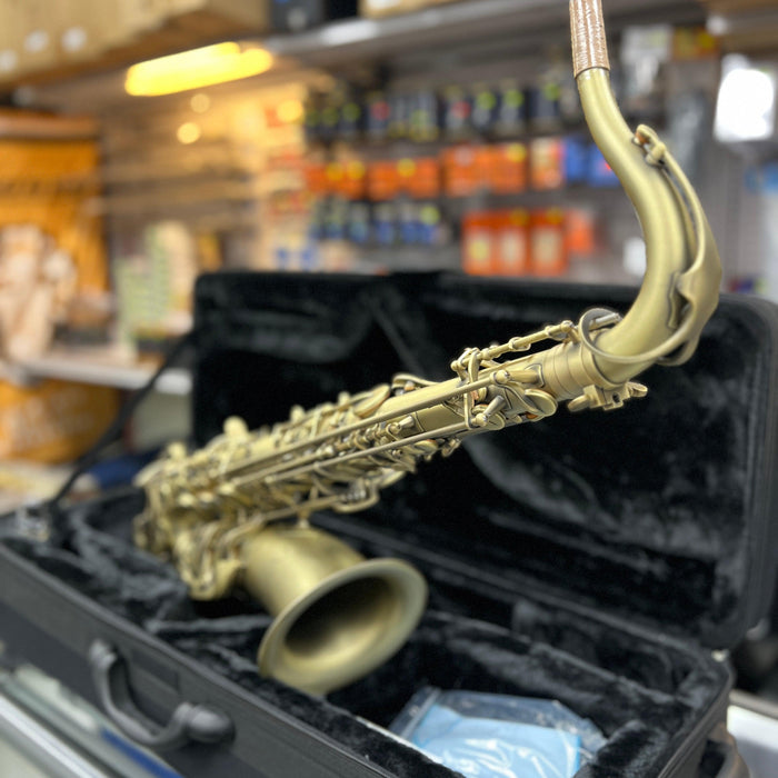 Strauss "Super 70" Intermediate Tenor Saxophone Outfit, Matte Antique Lacquer