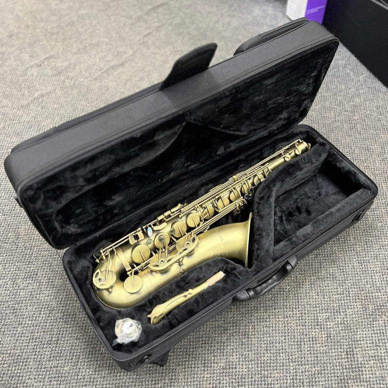 Strauss Super 70 Intermediate Tenor Saxophone Outfit, Matte Antique Lacquer