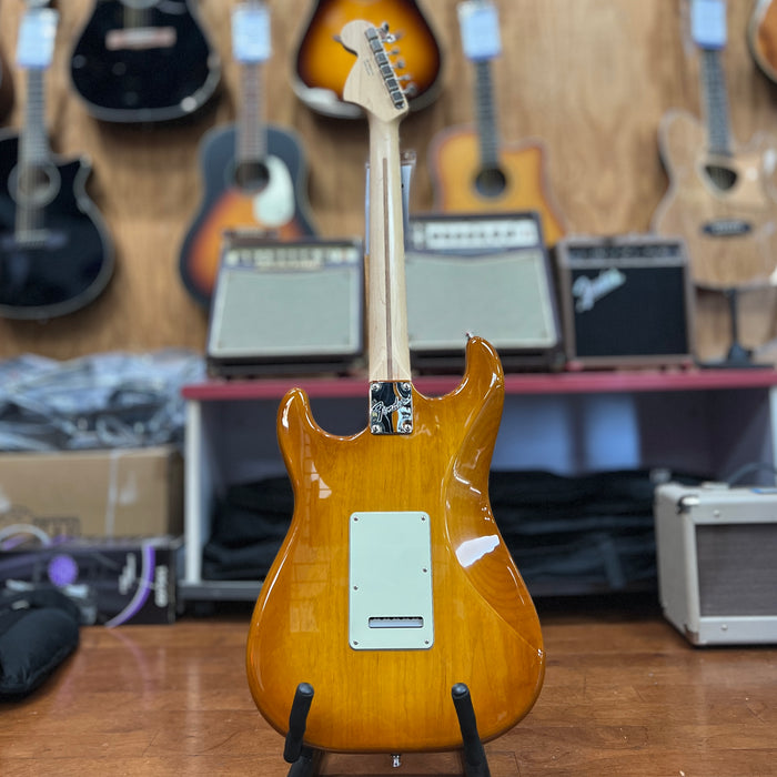 USED 2022 Fender American Performer Stratocaster Electric Guitar w/ Bag, Honey Burst (US22033729)