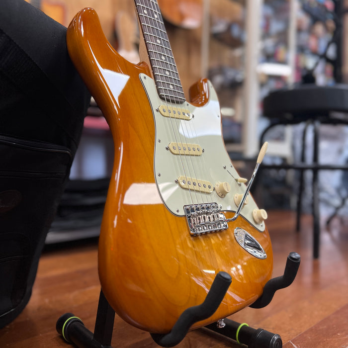 USED 2022 Fender American Performer Stratocaster Electric Guitar w/ Bag, Honey Burst (US22033729)
