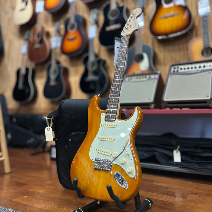 USED 2022 Fender American Performer Stratocaster Electric Guitar w/ Bag, Honey Burst (US22033729)