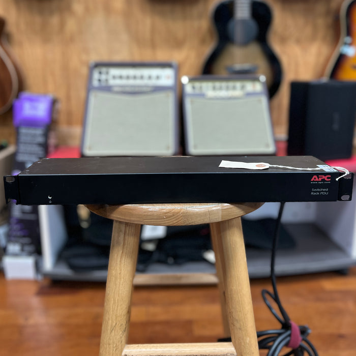 USED APC Switched Rack PDU 8 Outlet