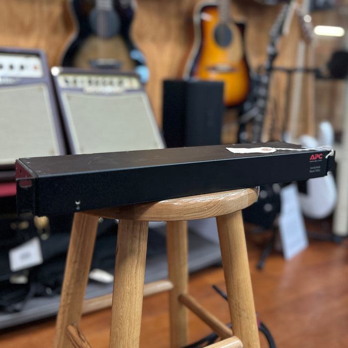 USED APC Switched Rack PDU 8 Outlet