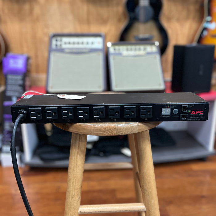 USED APC Switched Rack PDU 8 Outlet