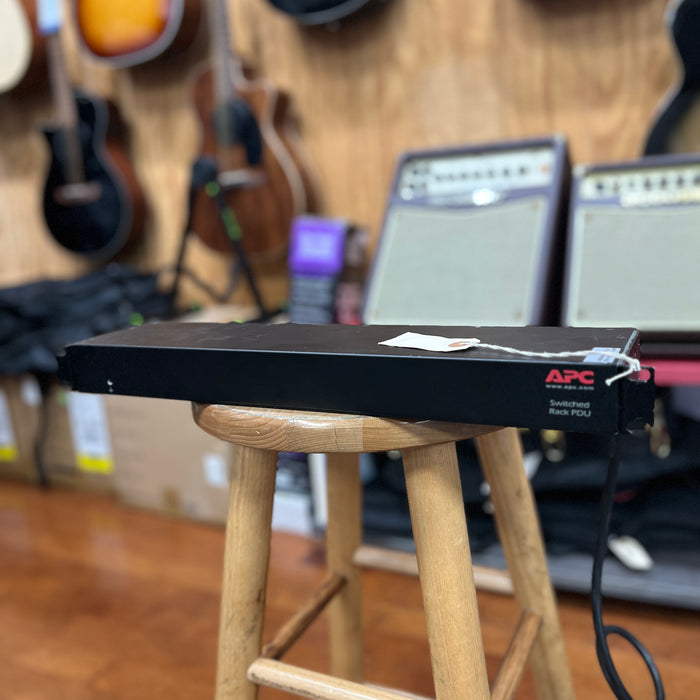 USED APC Switched Rack PDU 8 Outlet