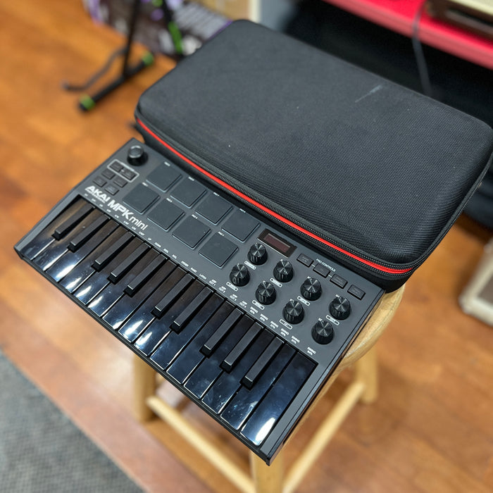 USED Akai MPK Mini 25-key MIDI Controller, Black w/ Hard Zipper Case