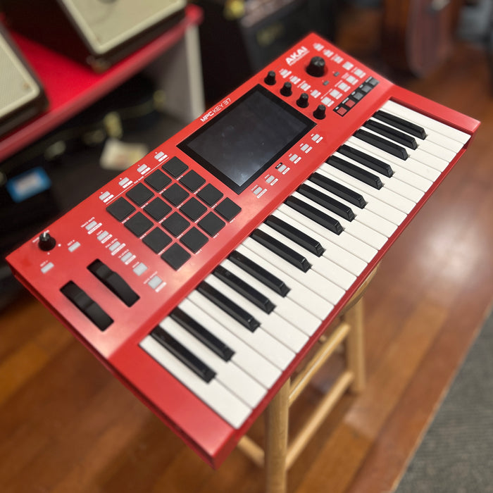USED Akai Professional MPCKEY37 Production Synthesizer