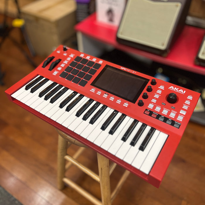 USED Akai Professional MPCKEY37 Production Synthesizer