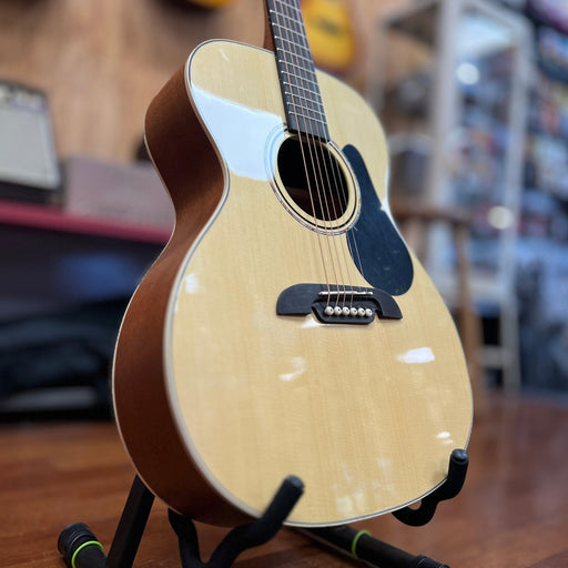 USED Alvarez RF26 Regent Series Folk/OM Acoustic Guitar, Natural-Dirt Cheep