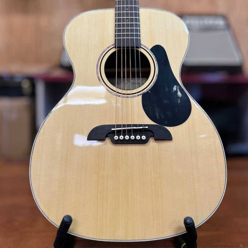 USED Alvarez RF26 Regent Series Folk/OM Acoustic Guitar, Natural