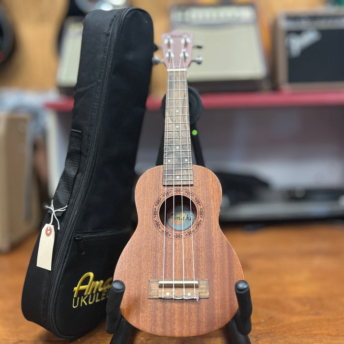 USED Amahi UK210S Soprano Mahogany Ukulele with Deluxe Bag
