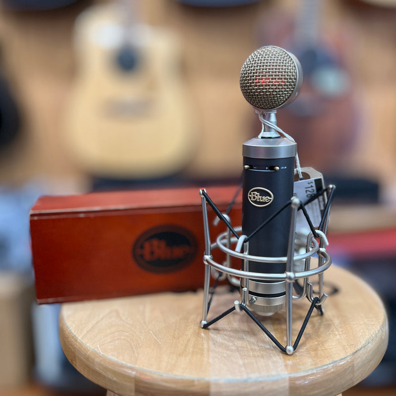 USED BLUE Baby Bottle Microphone and shock mount