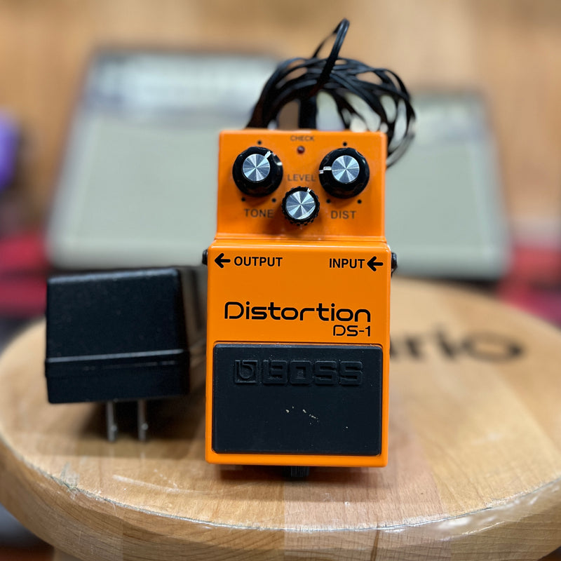 USED BOSS DS1 Distortion Effect Pedal w/ PSU
