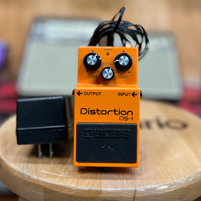 USED BOSS DS1 Distortion Effect Pedal w/ PSU