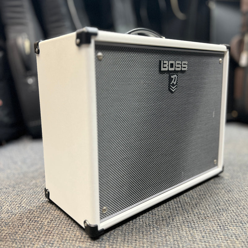USED BOSS Katana 100 100W 1X12 Guitar Combo Amp, White