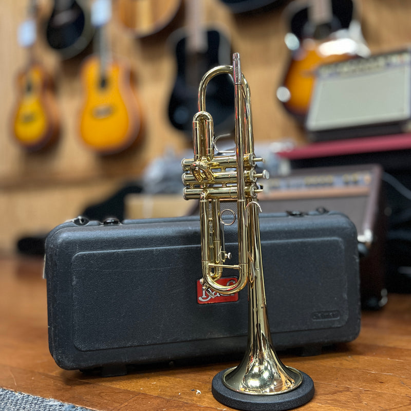 USED Bach TR300 Student Trumpet Outfit w/ Case
