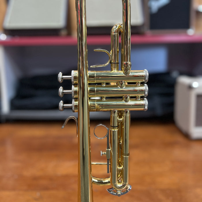 USED Bach TR300H2 Trumpet Outfit, Brass Lacquer - 561328