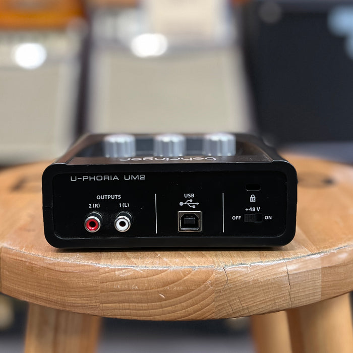 USED Behringer U-Phoria UM2 USB Audio Interface