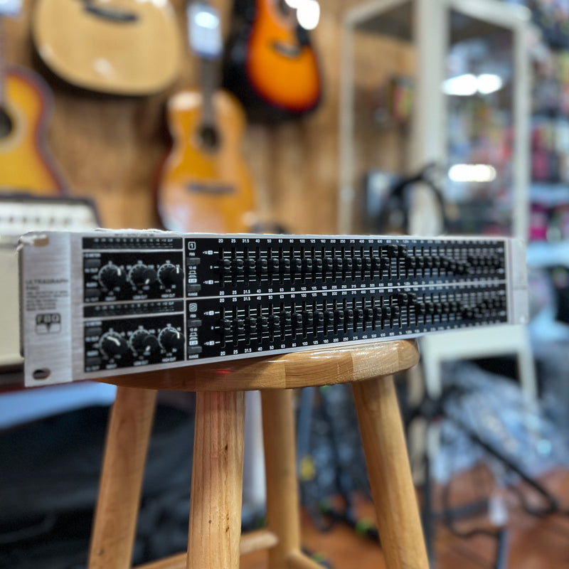 USED Behringer Ultragraph Pro FBQ3102HD 31-band Stereo Graphic Equalizer