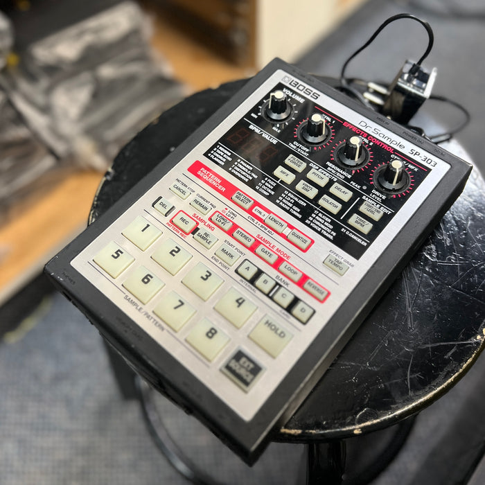 USED Boss SP-303 Dr. Sample Portable Phrase Sampler w/ Card