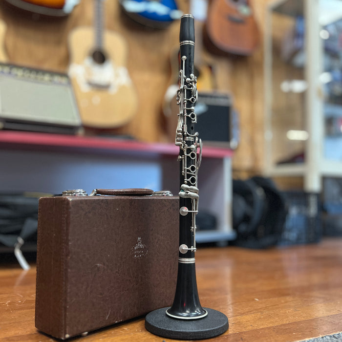USED Buffet E11 Intermediate Wood Clarinet Outfit- German  SN#1166983