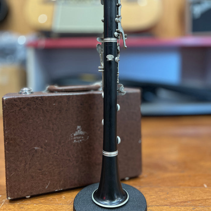 USED Buffet E11 Intermediate Wood Clarinet Outfit- German  SN#1166983