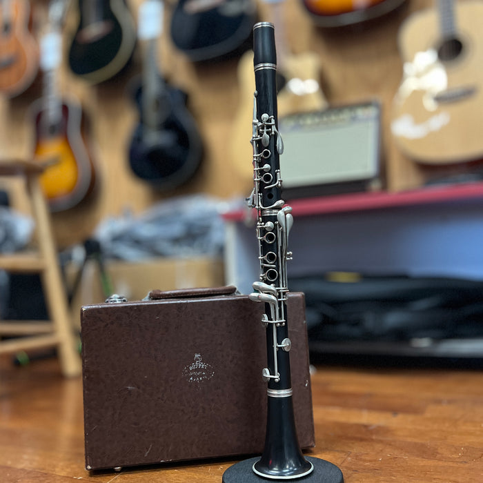 USED Buffet E11 Intermediate Wood Clarinet Outfit- German  SN#1166983