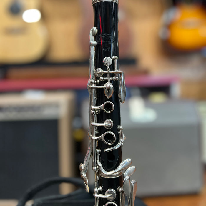 USED Bundy Bb Clarinet Outfit