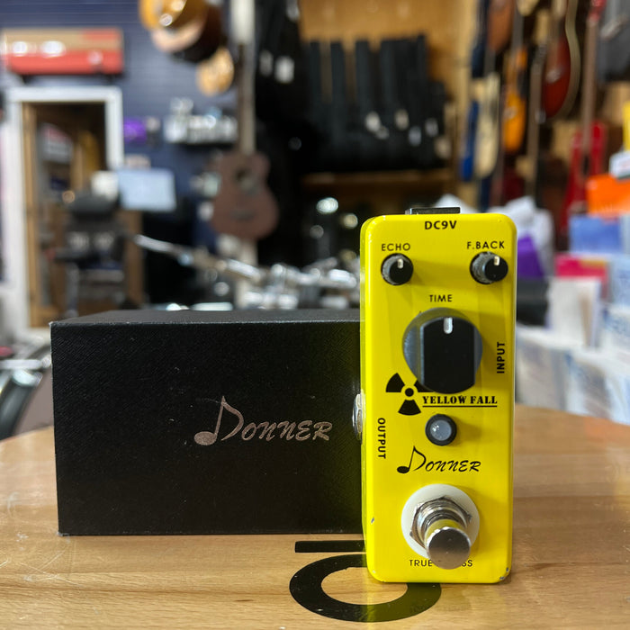 USED Donner Guitar Delay Pedal, Yellow Fall Analog Delay