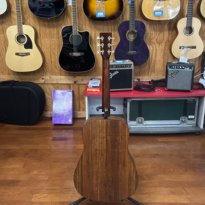 USED Eastman E3DE Acoustic-Electric Guitar, Natural w/ Gig Bag