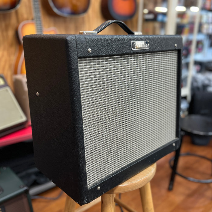 USED Fender Blues Junior 15-Watt 1x12 Tube Guitar Combo Amplifier