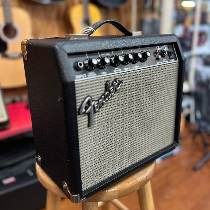 USED Fender Frontman 15G Electric Guitar Practice Amplifier